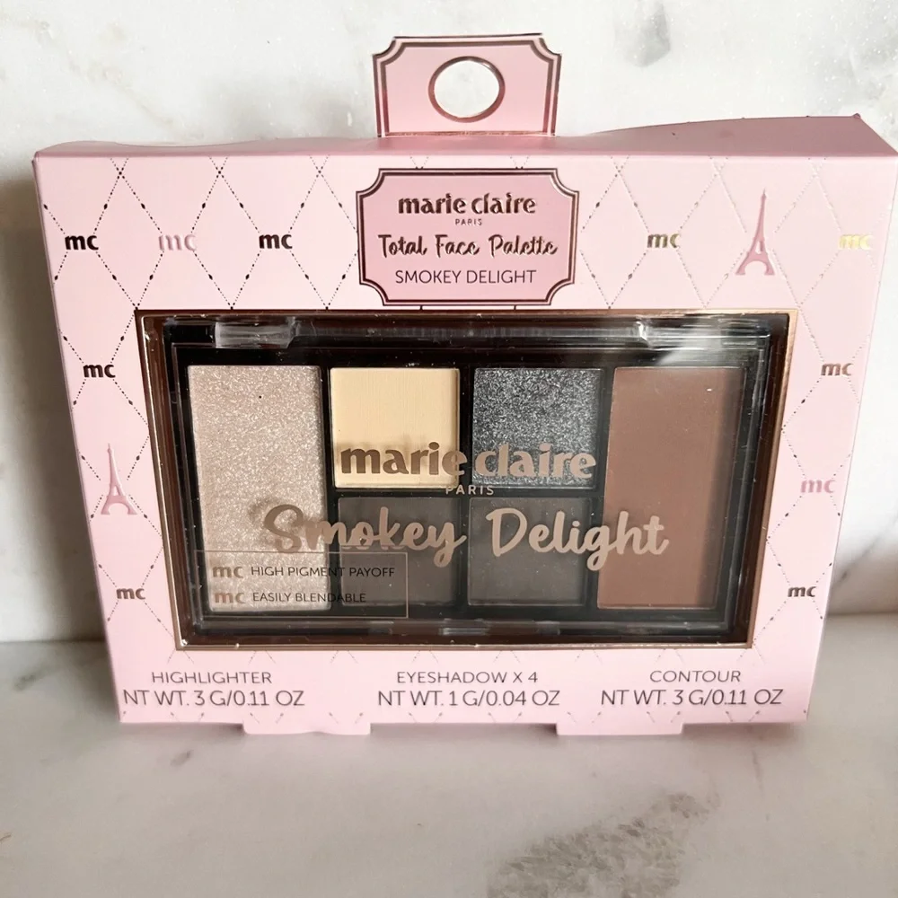 NWT: Marie Claire Natural Charm Makeup set